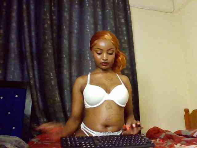 Caramelxoxo webcam