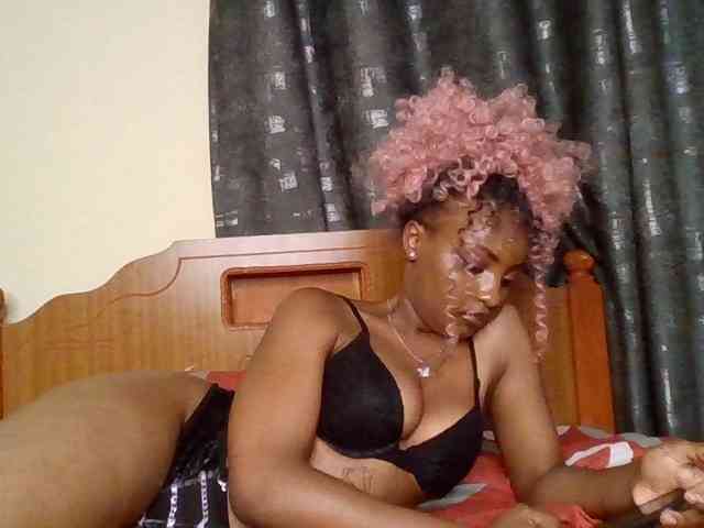 Caramelxoxo webcam