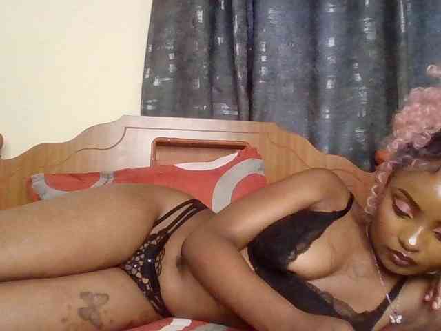 Caramelxoxo webcam