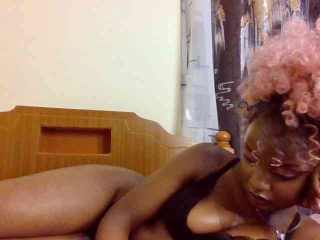 Caramelxoxo webcam