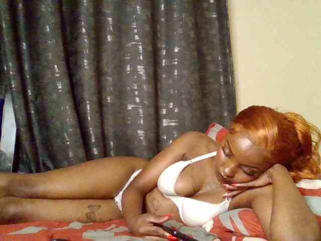 Caramelxoxo webcam
