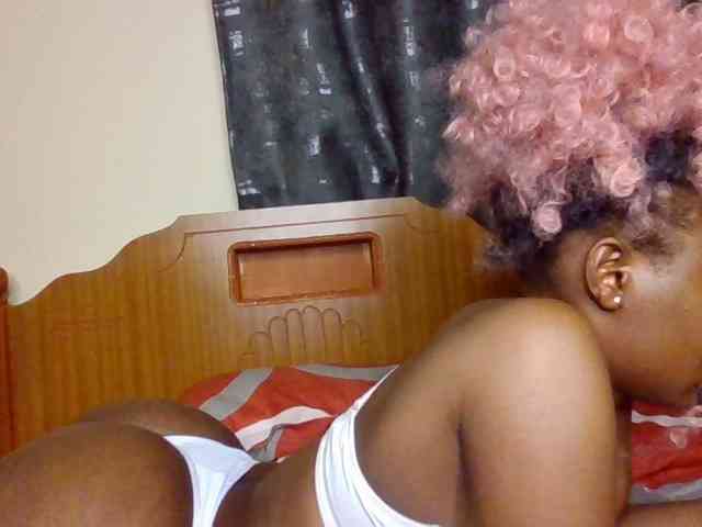 Caramelxoxo webcam