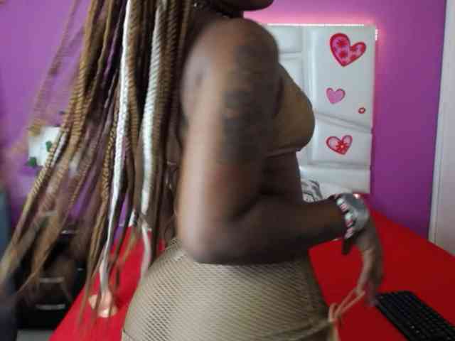 BrigitteVelvett webcam