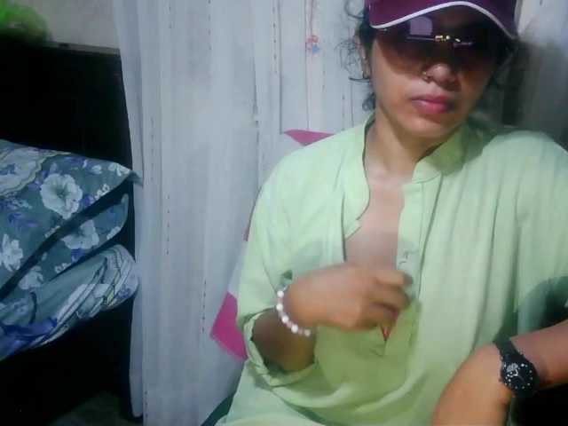 le modèle arabianZ est en webcam porno dans un show sur le site bongacams, il possède les tags suivants: Latino/Hispanic,Brunette,Hairy