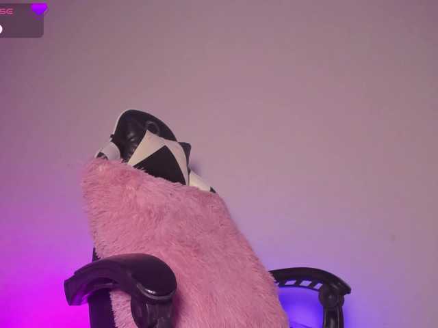 Kendall-19's BongaCams show and profile