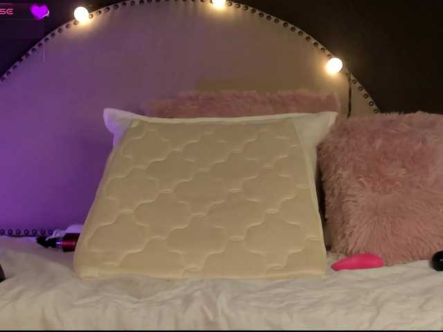 Kendall-19's BongaCams show and profile