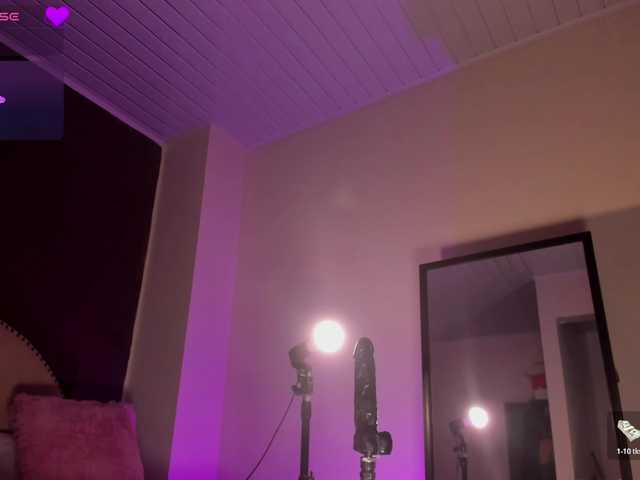 Kendall-19's BongaCams show and profile