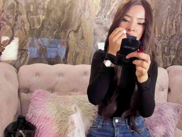 Arianna-moon webcam