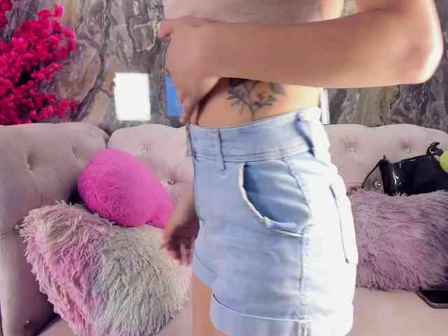 Arianna-moon webcam