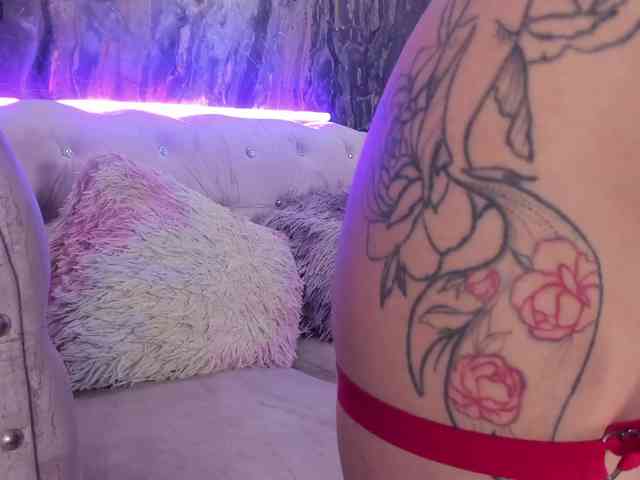 Arianna-moon webcam