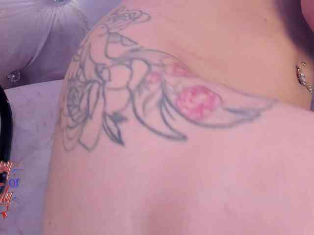 Arianna-moon webcam