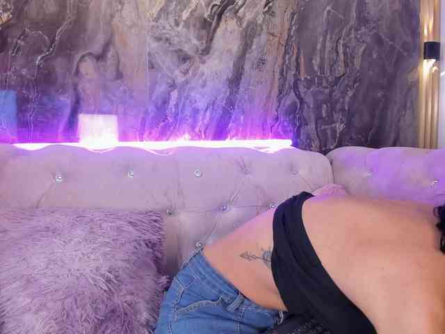 Arianna-moon webcam