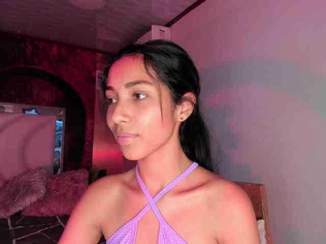 Sophie-Turner Live Webcam on BongaCams Sophie-Turner Live Webcam on BongaCams