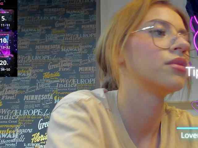 AbbieRaye webcam