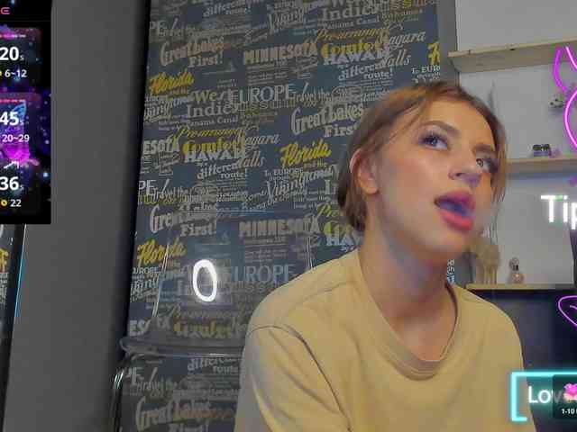 AbbieRaye webcam