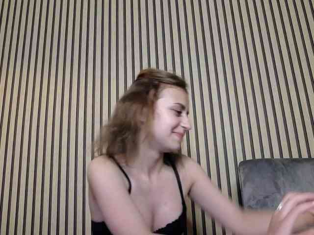 AbbieRaye webcam