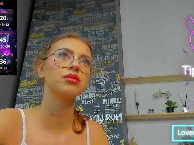 AbbieRaye webcam