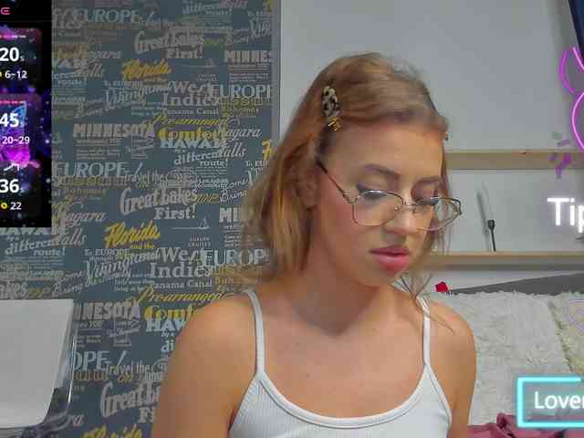AbbieRaye webcam