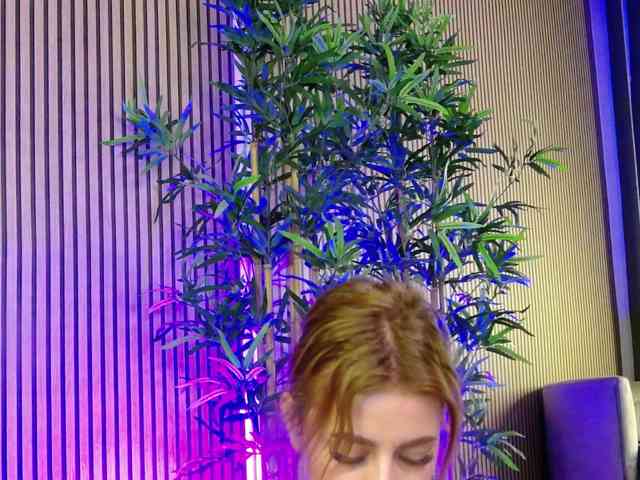 AbbieRaye webcam