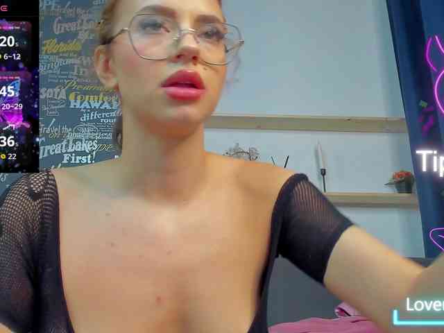 AbbieRaye webcam