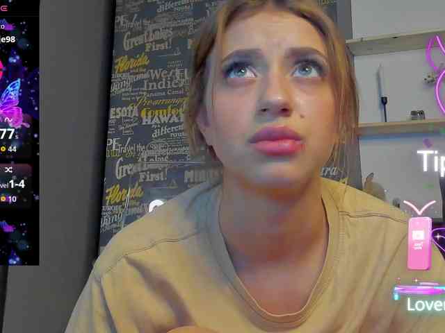 AbbieRaye webcam