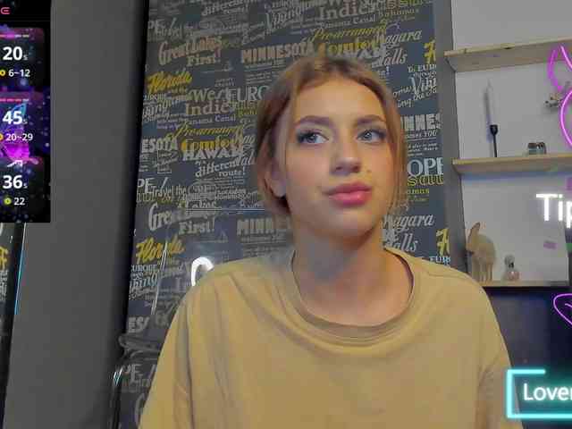 AbbieRaye webcam