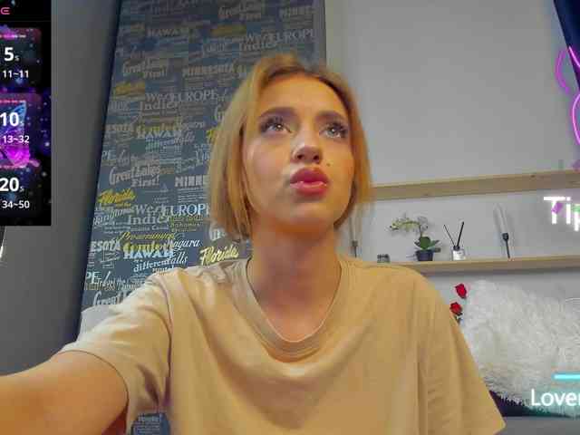 AbbieRaye webcam