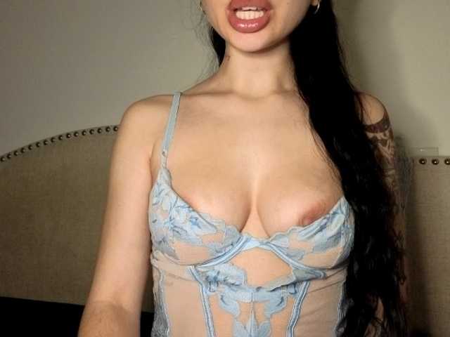 Xoxcat's BongaCams show and profile