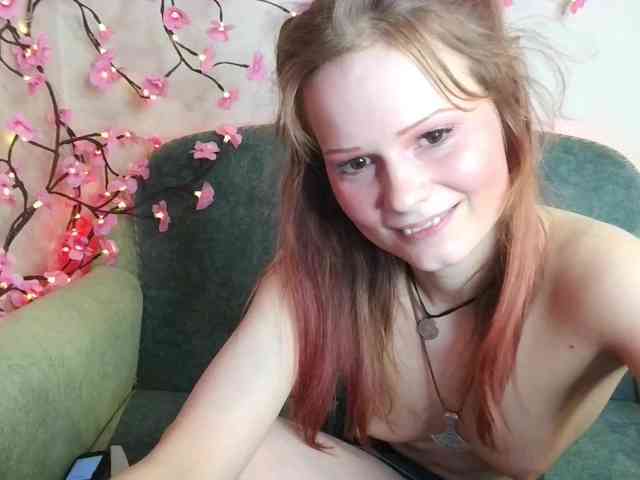 Merry_Cherry webcam