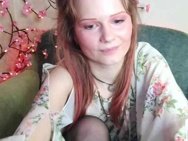 Merry_Cherry webcam