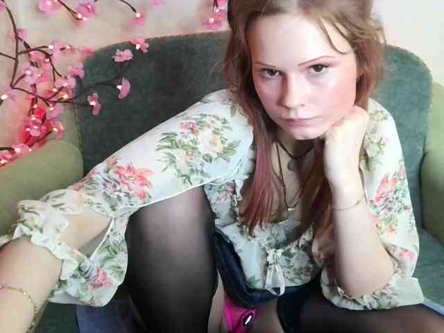 Merry_Cherry webcam