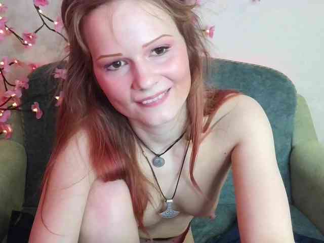Merry_Cherry webcam
