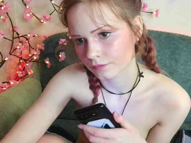 Merry_Cherry webcam