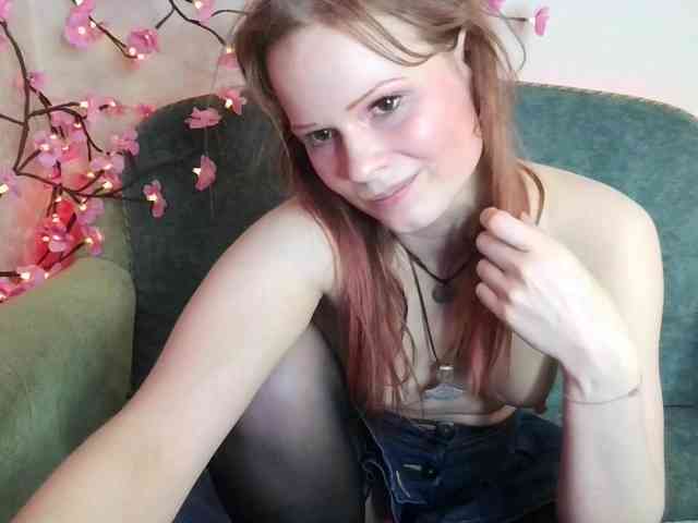 Merry_Cherry webcam