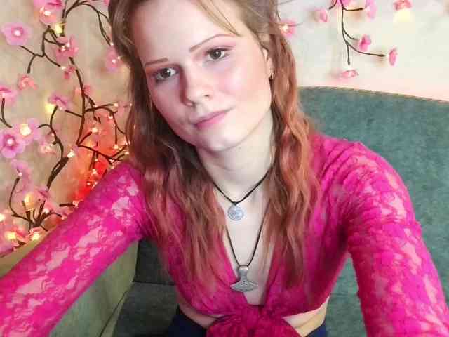 Merry_Cherry webcam