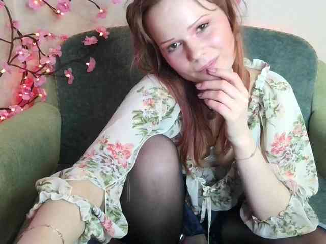 Merry_Cherry webcam