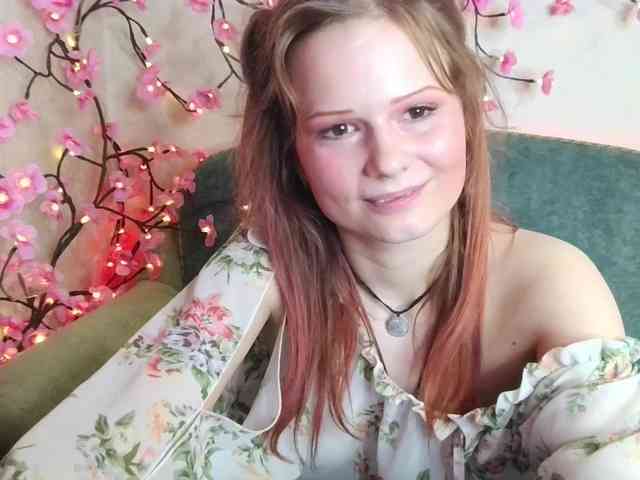 Merry_Cherry webcam