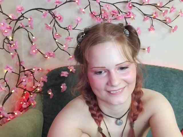 Merry_Cherry webcam