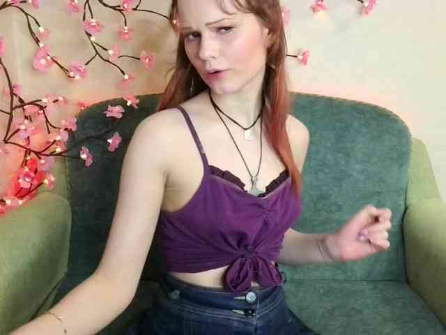 Merry_Cherry webcam