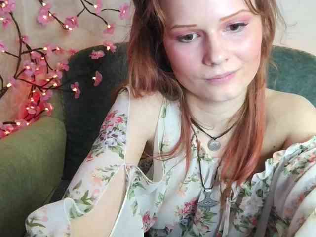 Merry_Cherry webcam