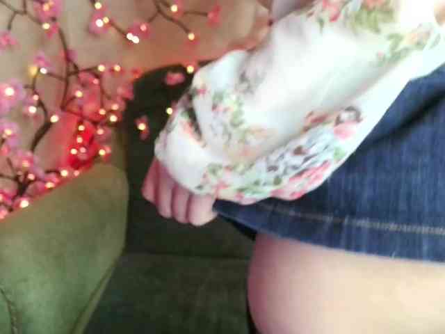 Merry_Cherry webcam