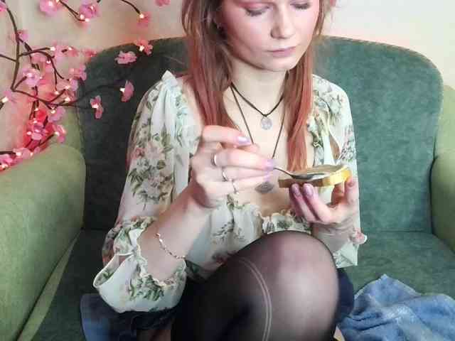 Merry_Cherry webcam