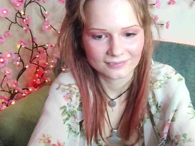 Merry_Cherry webcam