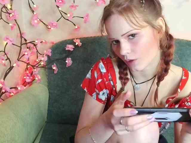 Merry_Cherry webcam