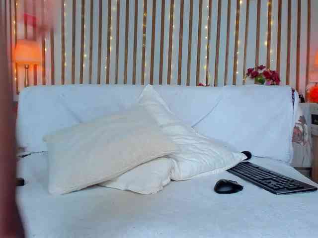 NatyPrecious webcam
