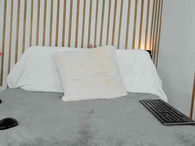NatyPrecious webcam