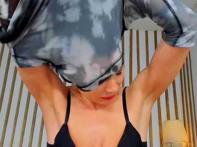 NatyPrecious webcam
