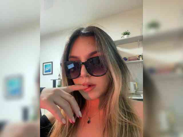 JULIE21 Live Webcam on BongaCams