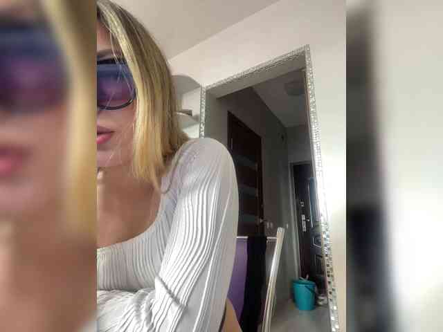 JULIE21 webcam