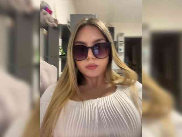 JULIE21 webcam